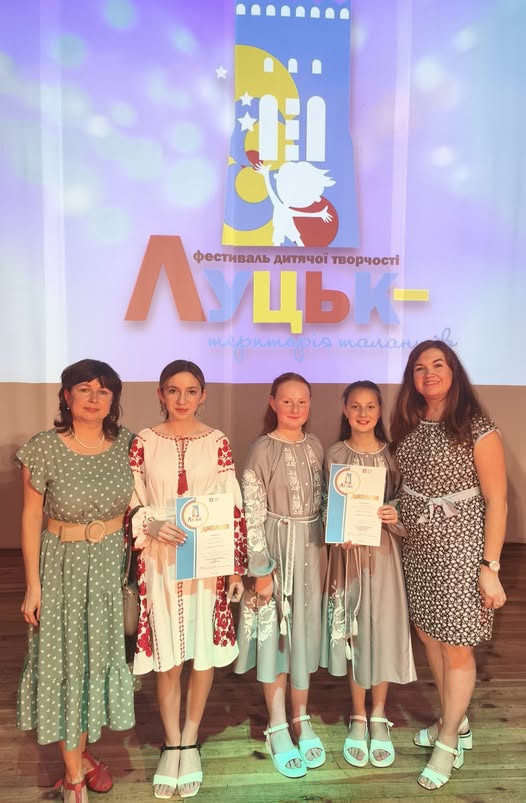 21 червня відбулись конкурсні прослуховування в номінації ” Вокал” ІІІ багатожанрового фестивалю- конкурсу «Луцьк — територія талантів» 21 червня відбулись конкурсні прослуховування в номінації ” Вокал” ІІІ багатожанрового фестивалю- конкурсу «Луцьк — територія талантів»